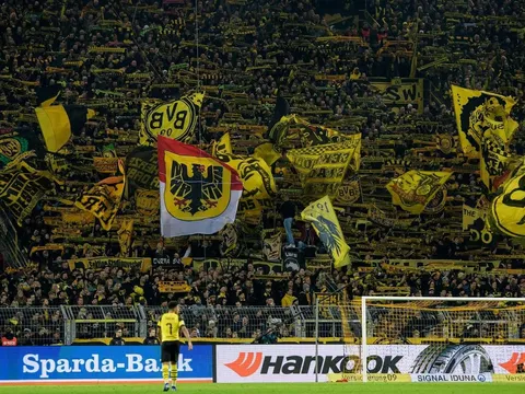 CĐV Dortmund làm một cử chỉ đầy tính nhân văn vào thời điểm Corona bùng phát