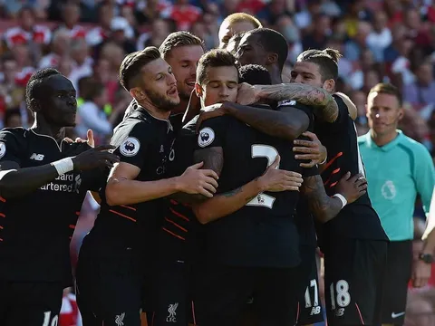 CĐV Liverpool: "Quá đẹp mắt, đưa ảo thuật gia ấy về đây!"