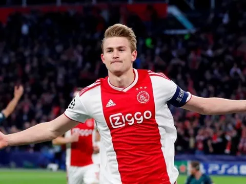 CĐV Man Utd bất ngờ "chê" De Ligt vì 2 ngôi sao