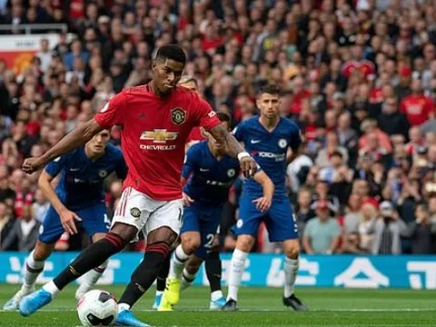 CĐV Man Utd bất ngờ khi Rashford làm điều này với Pogba