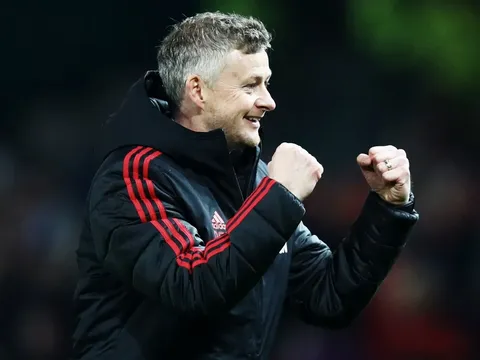 CĐV Man Utd phát cuồng: "Nhạc trưởng; Cầu thủ xuất sắc nhất đội"