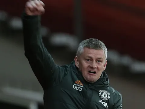 CĐV Man Utd phát cuồng trước "cú đấm thép" của Solskjaer