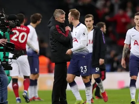 CĐV M.U ngồi ngay ngắn, chờ 2 "bom tấn" cập bến mùa đông 2020