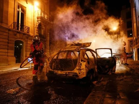 CĐV nổi điên, Paris hoang tàn sau khi PSG thua trận