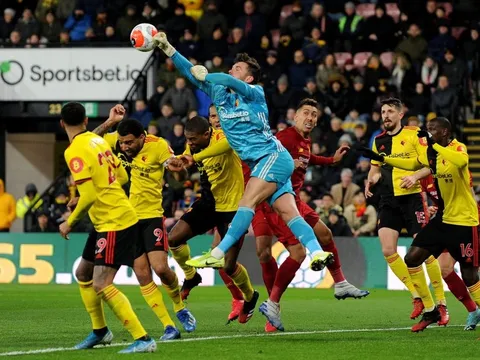 CĐV Spurs: "Cái quái gì thế, điên à, xoá luôn tên CLB này đi nếu mang hắn về"