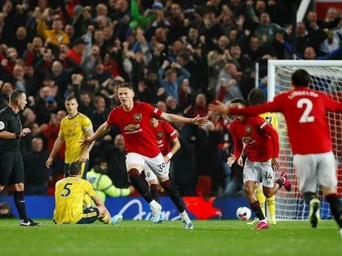 Sao Arsenal "tấu hài", Jamie Carragher nói lời thật lòng