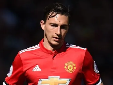 Chấp nhận đẩy đi một cái tên, MU sắp kích nổ "bom tấn" ở hàng thủ?