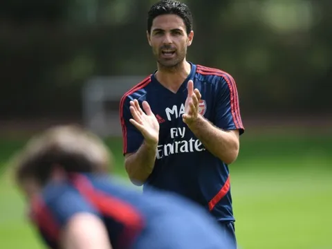 Charlie Nicholas đánh giá cơ hội vào top 4 của Arsenal