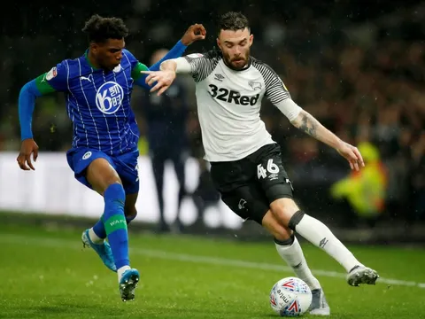 Chelsea cũng có một Sterling bên cánh phải