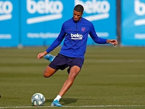 Chelsea và cơ hội "chiếm đoạt" viên ngọc thô 18 tuổi của Barcelona