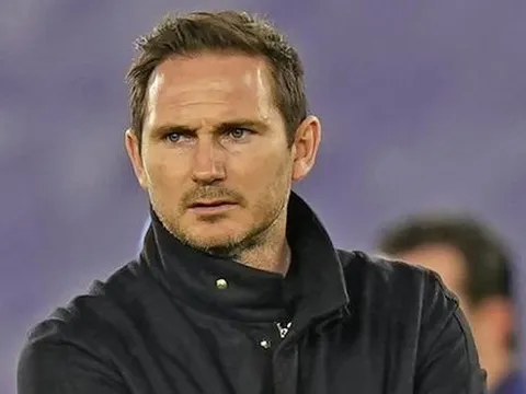 Frank Lampard chỉ còn 3 trận để giữ ghế tại Stamford Bridge