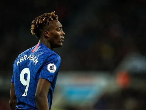 Chelsea sẽ làm gì với trường hợp của 'học trò cưng' Lampard?