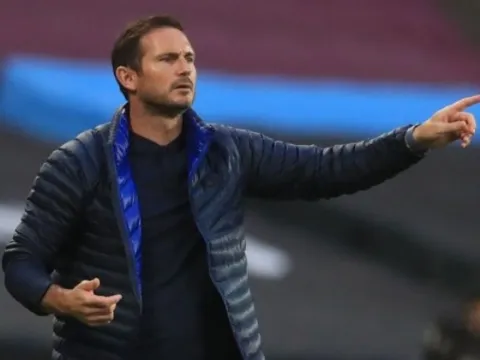 Ian Wright chỉ rõ đội bóng thất thế ở cuộc đua top 4