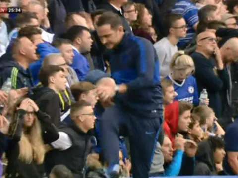 'Chelsea xứng đáng có điểm trước Liverpool'