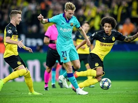 Chỉ 1 cú click chuột, De Jong khiến Valverde đứng ngồi không yên