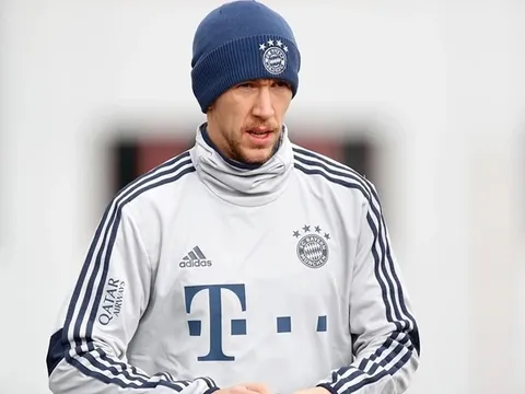 Chỉ 1 hình ảnh, Bayern nhận tin mừng khó tả giữa đại dịch