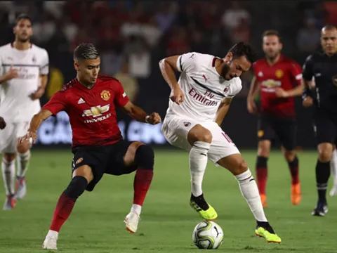 Chi 30 triệu, Fiorentina quyết giật "kẻ hạ sát" M.U của AC Milan