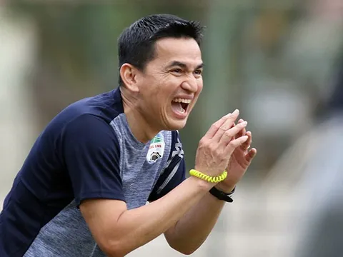 Chỉ sau 1 trận, Kiatisak nói thẳng về tài năng của Công Phượng