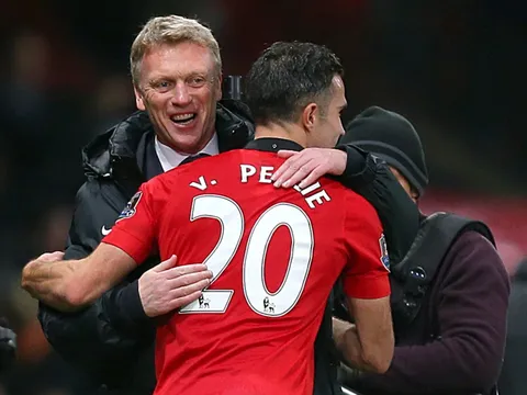 "Chiến lược của Man Utd điên rồ. Không hiểu họ mua cầu thủ để PR hay vì tài năng"