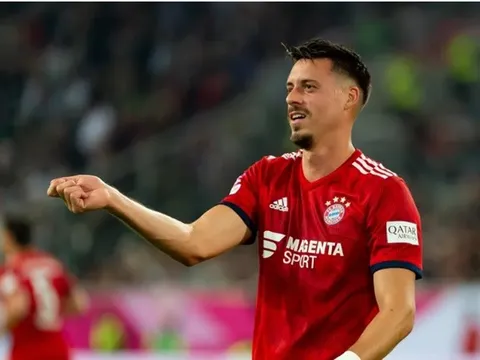 Chính sách chuyển nhượng bị chỉ trích, người cũ của Bayern đứng ra phản pháo