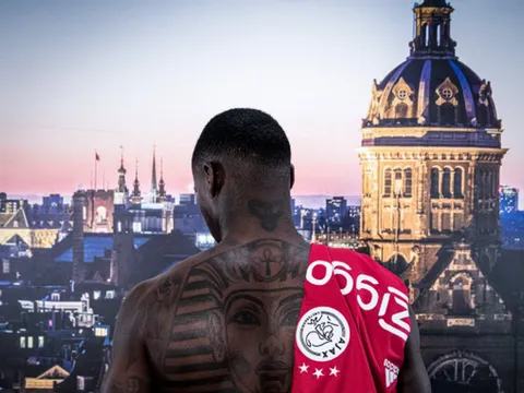 CHÍNH THỨC: Ra mắt 'đứa con lưu lạc', Ajax ngầm bắn tín hiệu đến Liverpool
