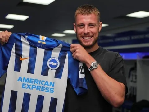 CHÍNH THỨC: Brighton có tân binh kỷ lục, 'domino' bắt đầu kích hoạt