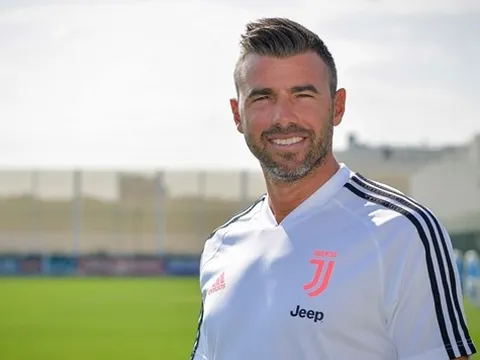 CHÍNH THỨC: “Công thần 8 năm” trở lại Juventus