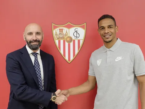 CHÍNH THỨC: Cựu sao Man City 'về tay' bố già