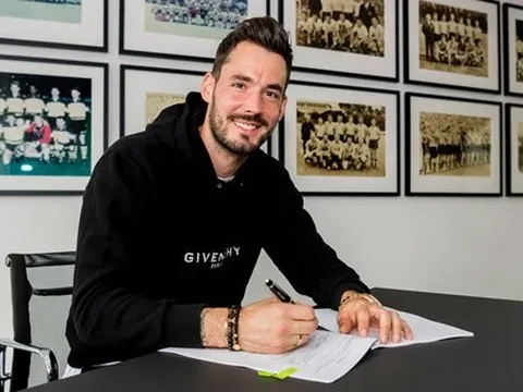 CHÍNH THỨC: Dortmund có "chữ ký" cực chất, lương 6 triệu/mùa