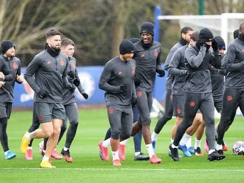 CHÍNH THỨC! EPL thực sự toang, tới cầu thủ Chelsea dính COVID-19