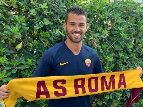 CHÍNH THỨC: Hậu vệ thất sủng của Juve đến Roma kiểm tra y tế