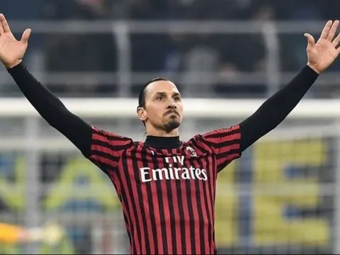 XONG: Ibra chốt tương lai với AC Milan