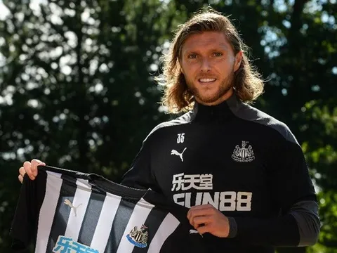 CHÍNH THỨC! Không có chủ Ả Rập, Newcastle công bố 2 tân binh miễn phí