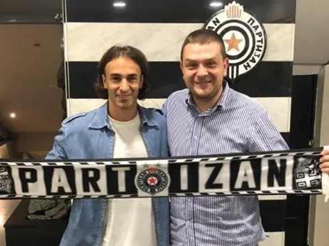 CHÍNH THỨC: Làm lại từ đầu, 'thảm họa' Liverpool 'trở về cố hương'