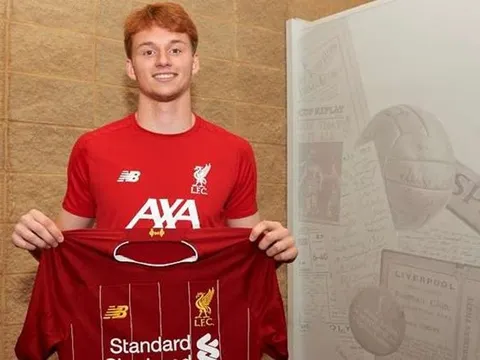 CHÍNH THỨC: Liverpool có tân binh đầu tiên, giá cực hời