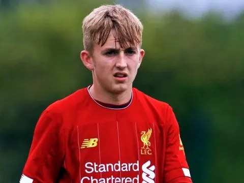 CHÍNH THỨC! Liverpool trói chân thành công "cầu thủ làm Gerrard ấn tượng"