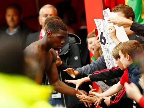 CHÍNH THỨC! Man Utd ra lệnh cấm Pogba và đồng đội, CĐV tức giận
