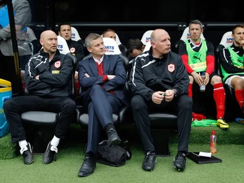 CHÍNH THỨC: Man Utd công bố hợp đồng thứ 2, người quen của Solskjaer