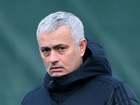 CHÍNH THỨC! Mourinho từ chối bến đỗ đầu tiên, "Gã khổng lồ" châu Âu