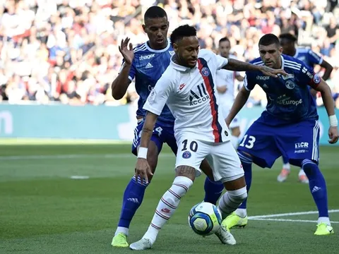 CHÍNH THỨC: Virus Corona ập đến, Ligue 1 hoãn trận Strasbourg và PSG