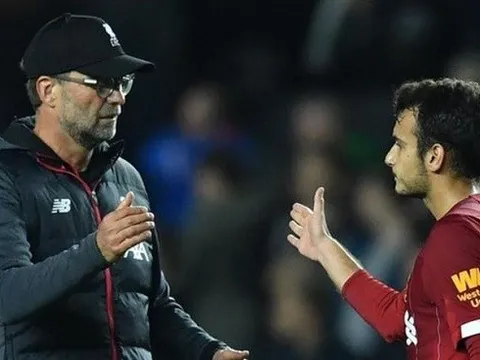 NÓNG! EFL chính thức ra án phạt cho Liverpool vì ''sai lầm'' ở Carabao Cup