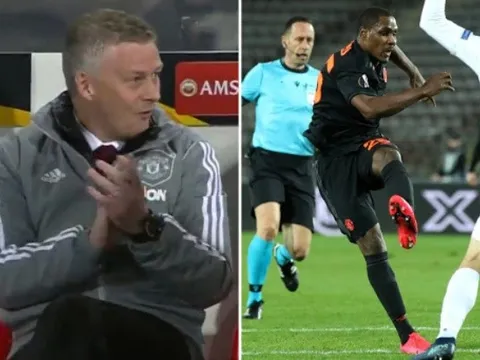 CHOÁNG! Ighalo ghi bàn như Ronaldinho, Solskjaer phản ứng không ngờ