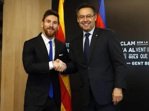 Choáng ngợp với số tiền Barcelona chi ra để giữ chân Messi năm 2017
