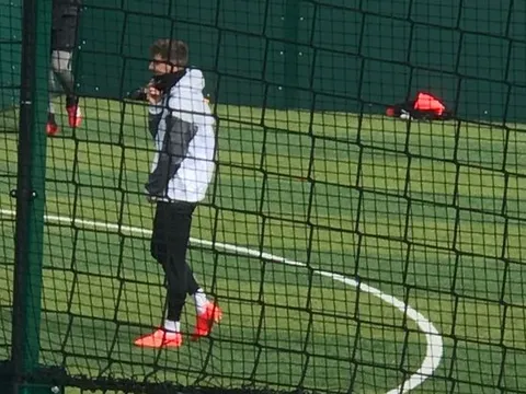 CHOÁNG! Sao Chelsea tự ý thoát cách ly, thoải mái đá bóng giữa "tâm bão"