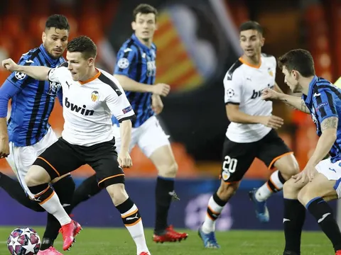 CHOÁNG! Valencia xác nhận, gần nửa đội hình dương tính COVID-19