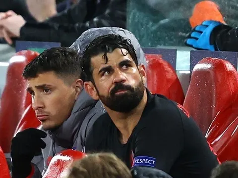 CHOÁNG! Vừa đánh bại Liverpool, Costa bị tố thiếu ý tứ, giả mắc bệnh Corona