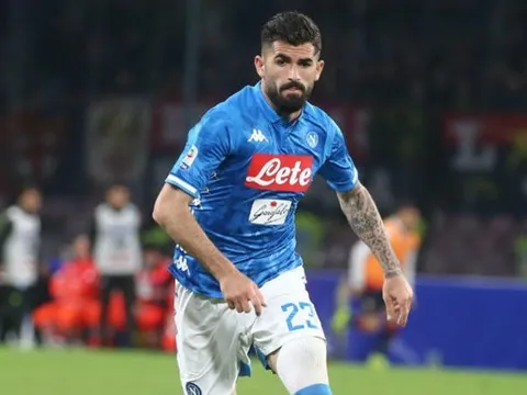 Chốt tương lai sao 20 triệu euro, HLV Napoli lại “đau đầu”