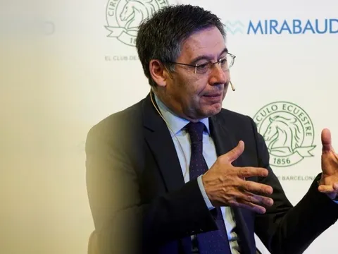 Chủ tịch Barca khiến CĐV phát sốt với tuyên bố về việc phá sản của CLB