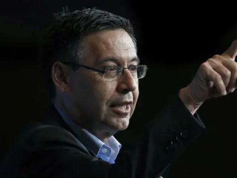 Chủ tịch Barca thừa nhận, Cules mơ gì "siêu bom" 300 triệu nữa?