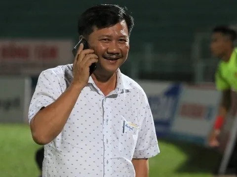 Chủ tịch CLB Quảng Nam không bị phạt dù xông vào phòng trọng tài